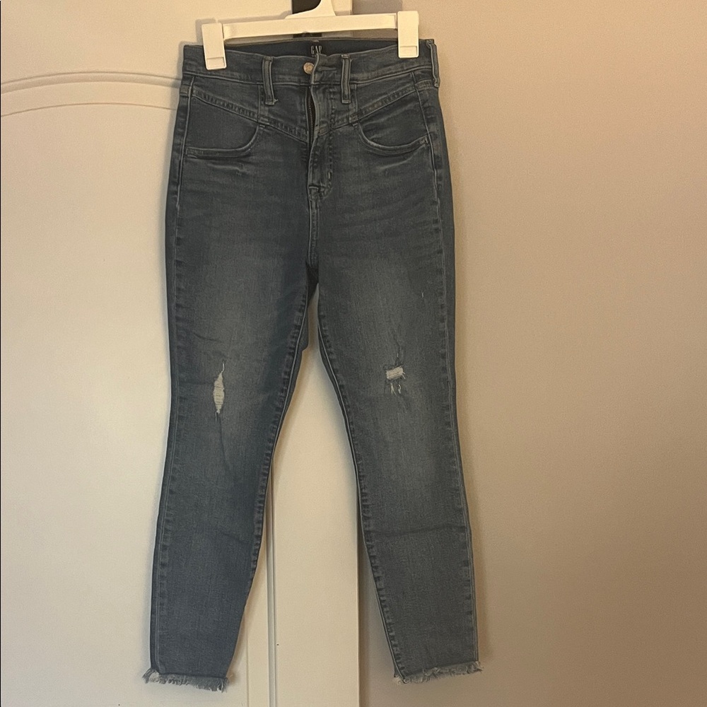 GAP Distressed Ankle Jeans in Blue